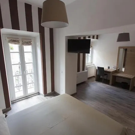 108 Couette-café 3*